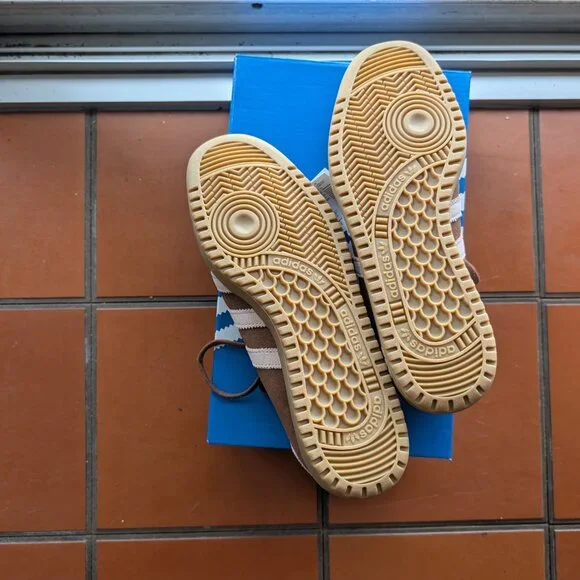 Adidas Bermuda Shoes Brown Suede Pink Stripes - Picture 3 of 9